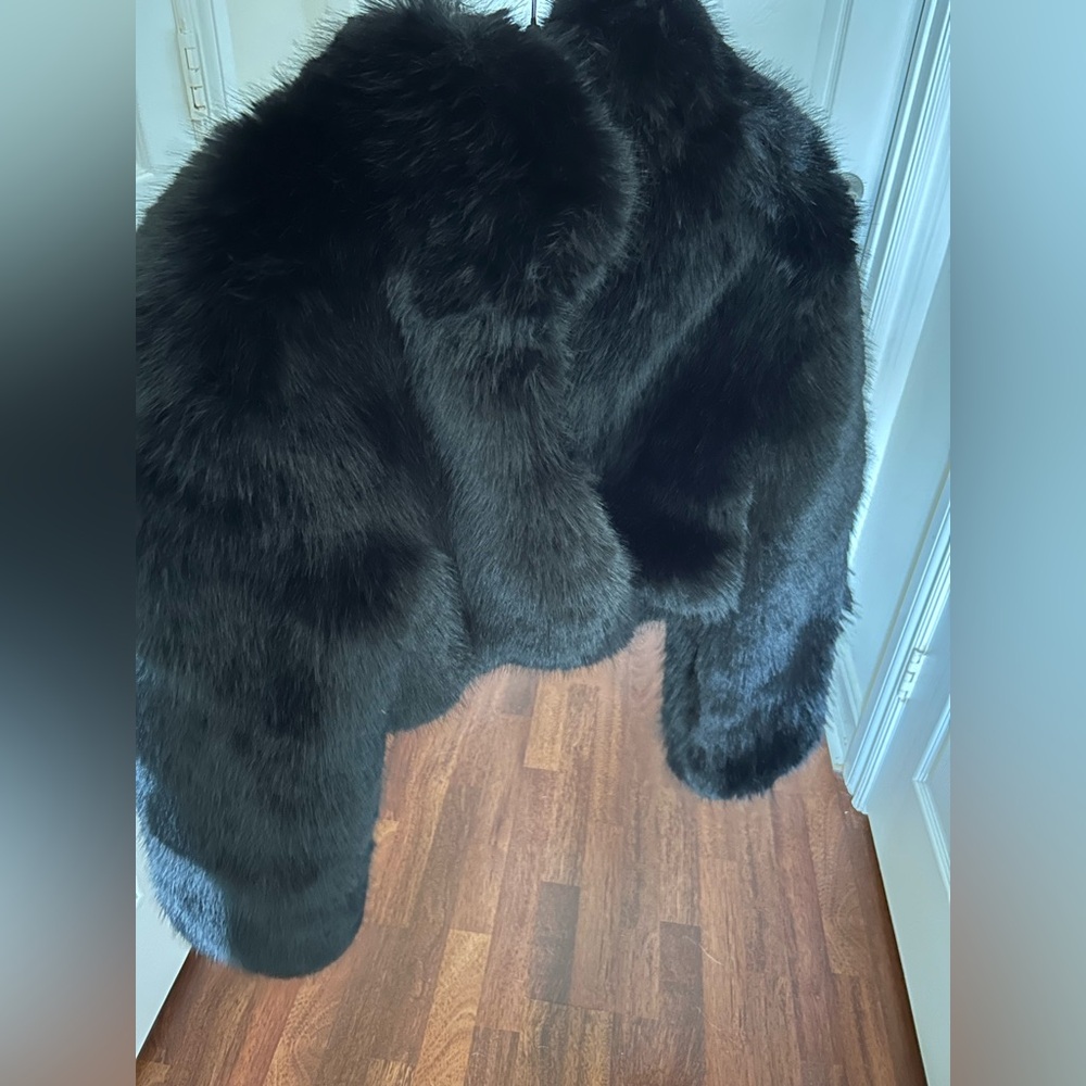 NWOT ALO Yoga Opulent Faux Fur Cropped Jacket Coat XS Black - Picture 9 of 10